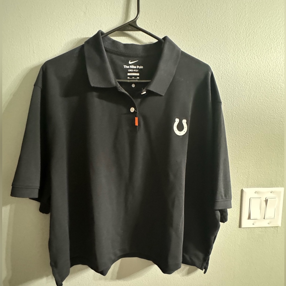 The Nike Polo women’s shirt size XXL NEW